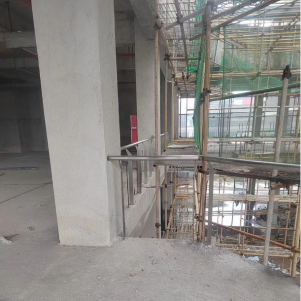 探索通過拉絲201不銹鋼管折彎實(shí)現(xiàn)建筑創(chuàng)意結(jié)構(gòu)